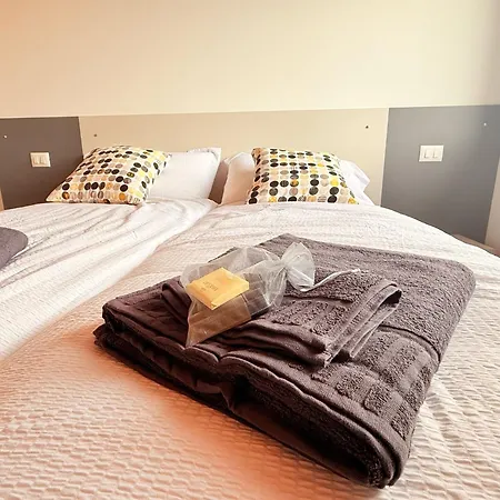 Hotel B-village Bar And *