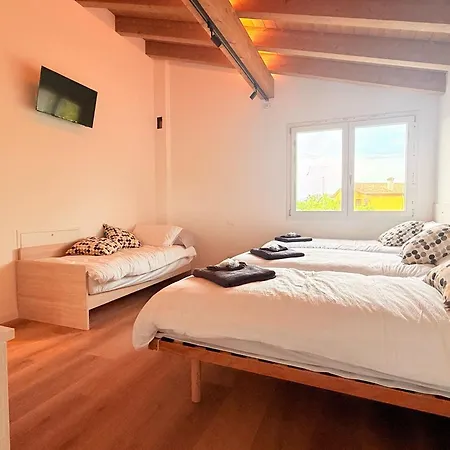 B-village Bar And Hotel